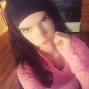 Meet your Posher, Alexis